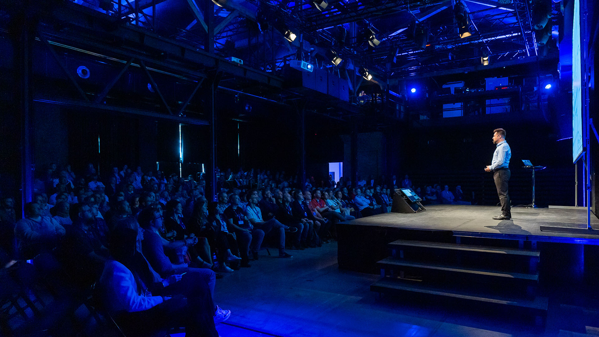 Pracovní rutiny brzy skončí, vzkázala konference K2 idea factory