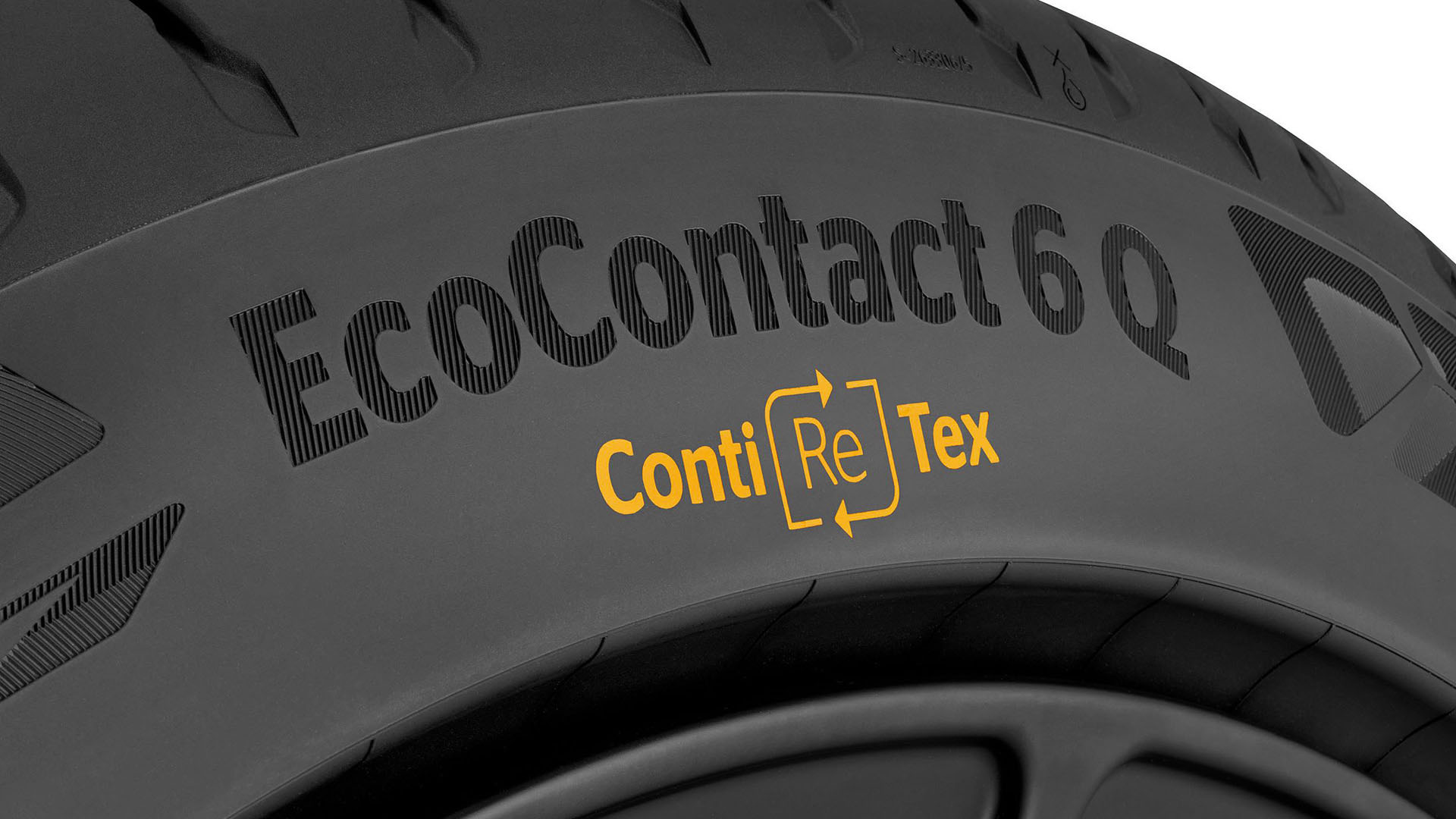 Continental: Z výrobních linek už sjíždějí pneumatiky z PET lahví. Dostupné budou i v Česku