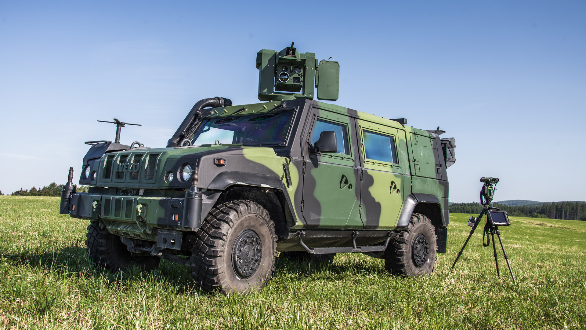 Vojenský technický ústav vyvíjí velín pro raketový komplet Spyder