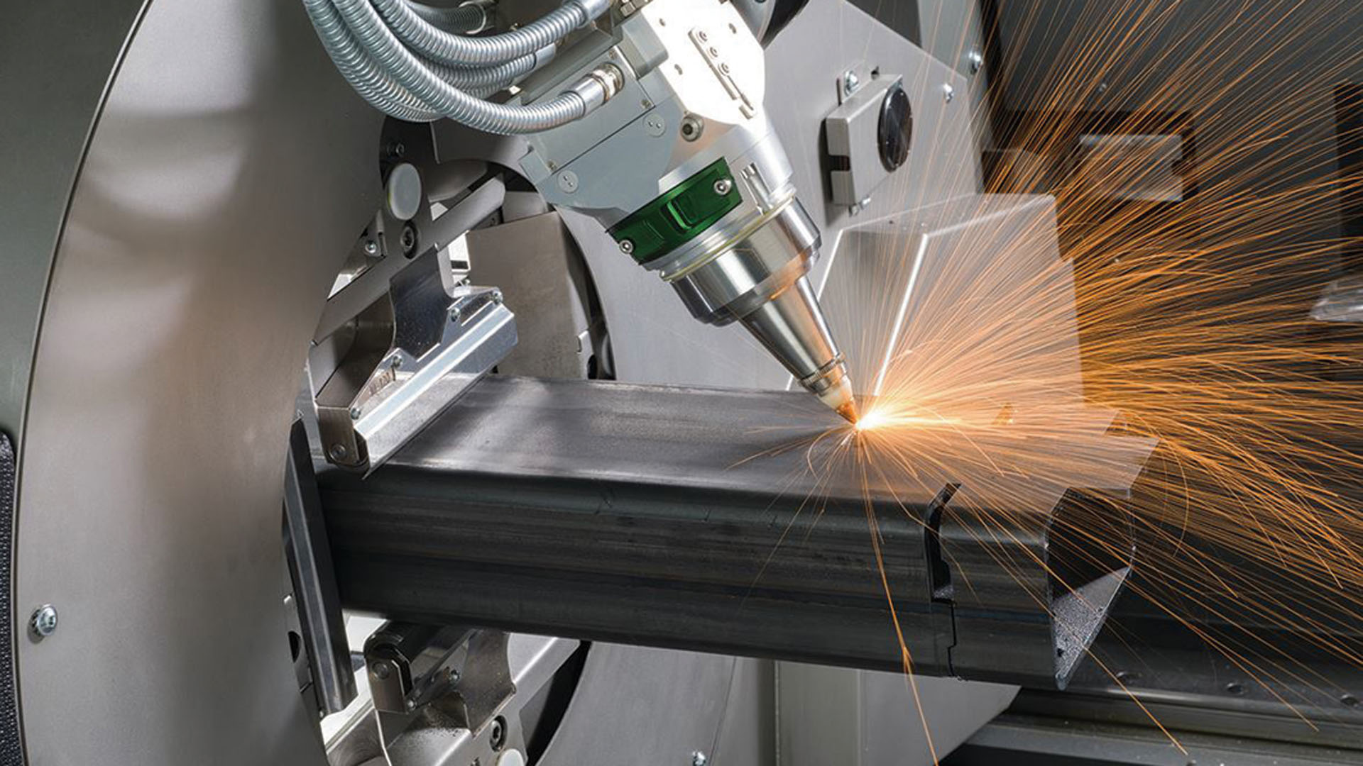 Lídr v technologiích na zpracování trubek a profilů. Špička v technologiích na plech