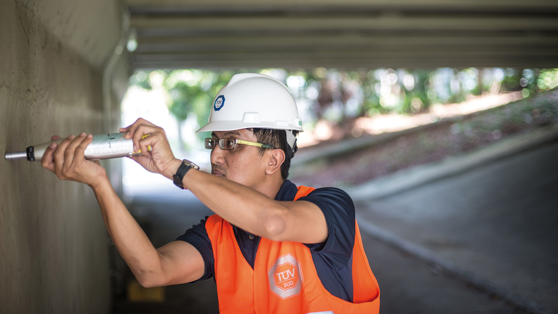 TÜV SÜD Czech: Bezpečnost při používání a provozu ocelových konstrukcí je klíčová. Naši inspektoři se postarají o kompletní servis.