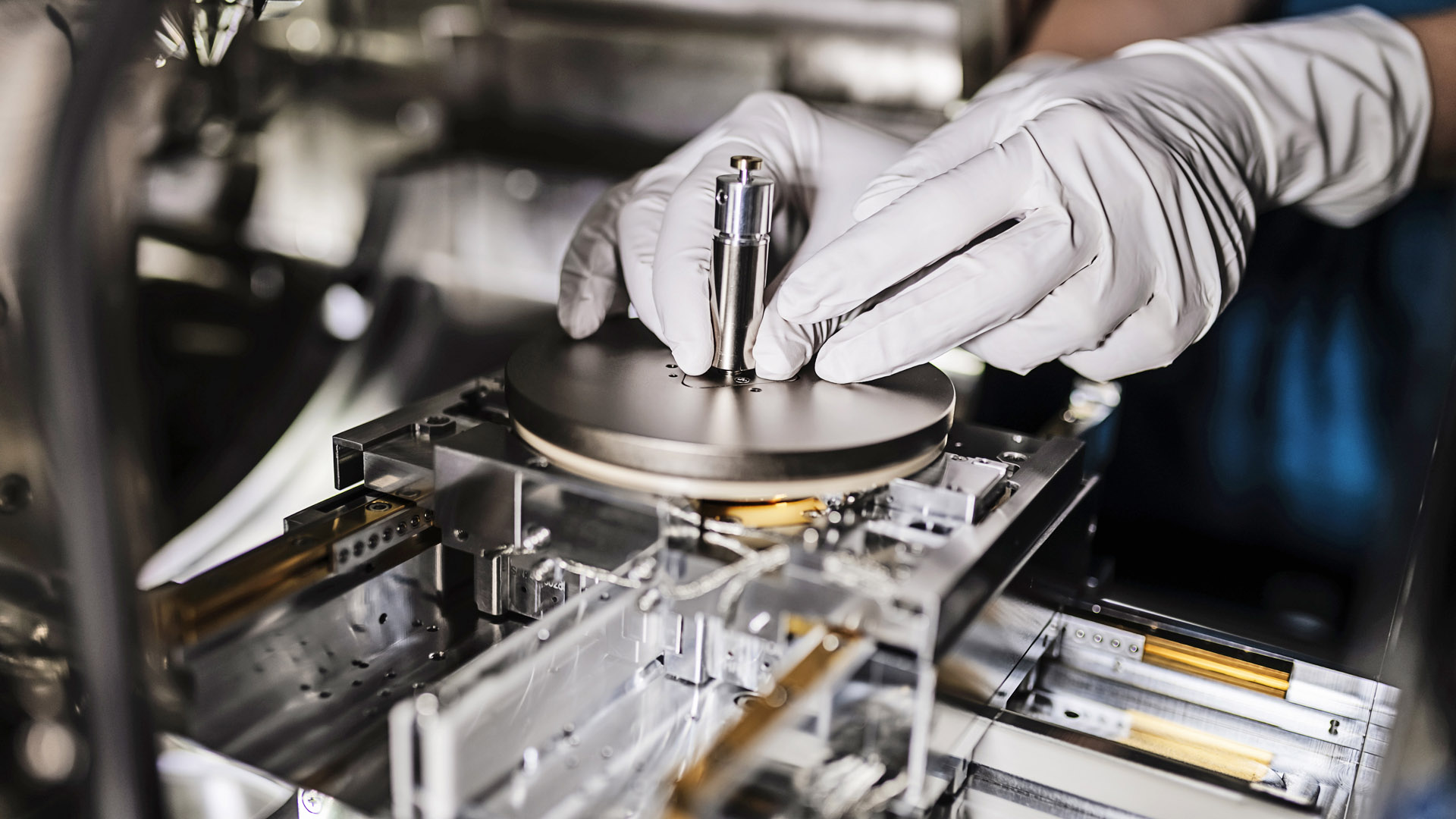 V Brně vznikají unikátní mikroskopy