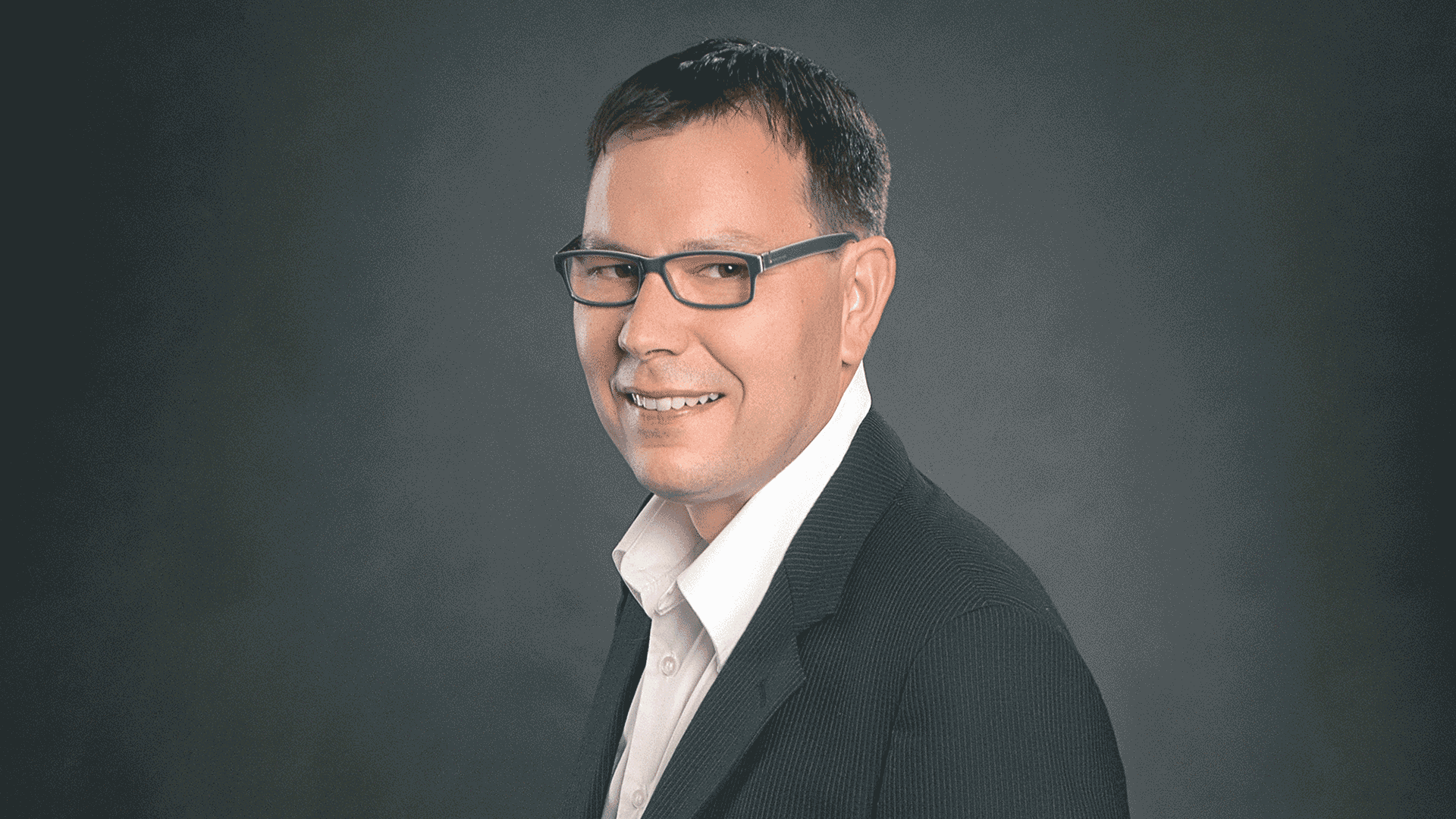 Nedostatkem zakázek netrpíme