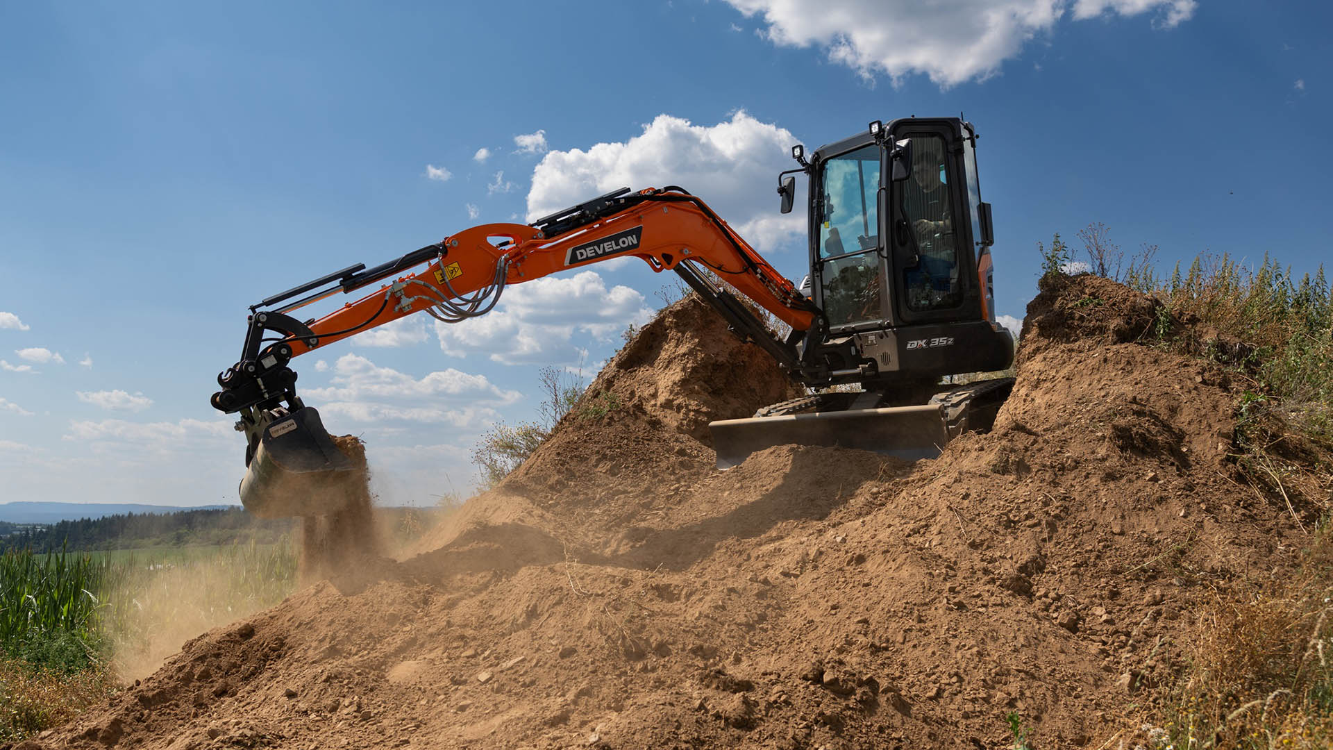 Develon představuje modernizované minirypadlo DX35Z-7