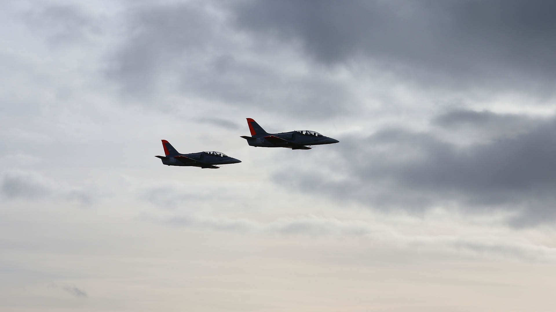 Další tři letouny L-39 Skyfox odletěly do Maďarska; před odletem zavítal do Vodochod i letoun Embraer C-390