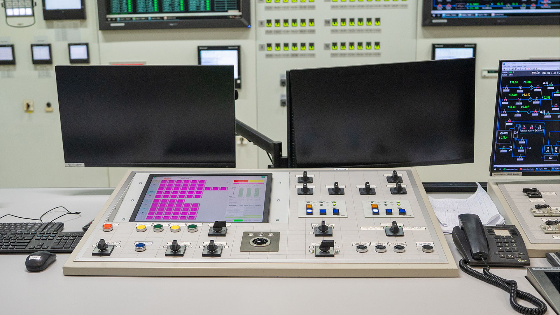 Příbramský ZAT dokončuje další část dodávky řídicího systému pro 5. blok bulharské jaderné elektrárny Kozloduj