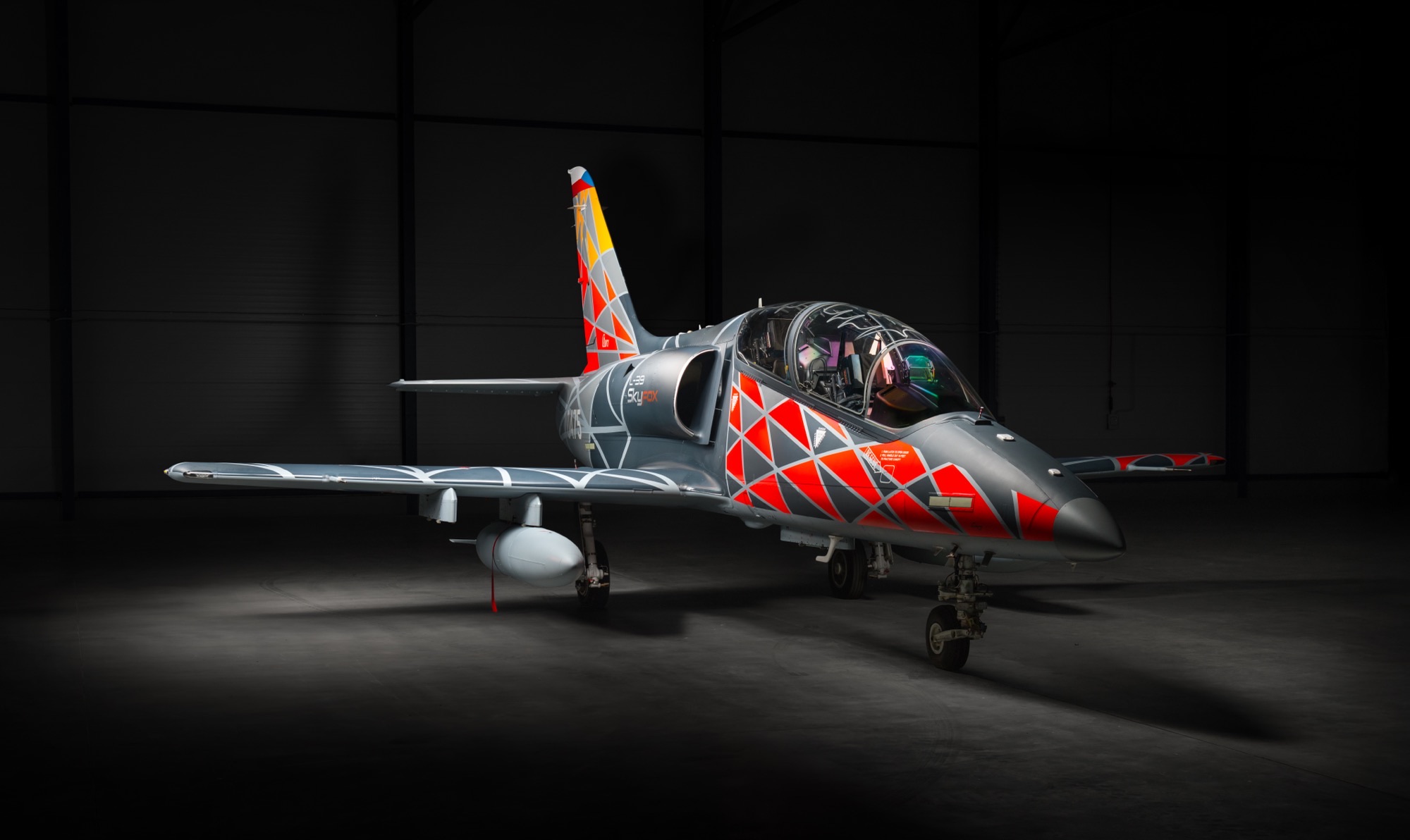 Světová premiéra L-39 Skyfox na Dubai Airshow 2025:  Nová multi-role varianta a unikátní odvážný design