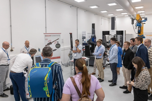 Aktuality - QPAG otevřel v Brně nové Centrum technické čistoty ISO 7. Q-LAB vznikl ve spolupráci se společností ZEISS
