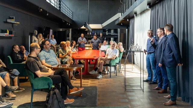 Aktuality - Ryze česká miliardová vize.  K2 kupuje Vision software a míří k obratu 800 milionů korun