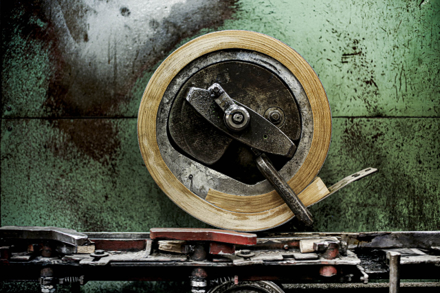 Aktuality - Ton představuje novou vizuální identitu: z loga mizí židle, přichází kruh