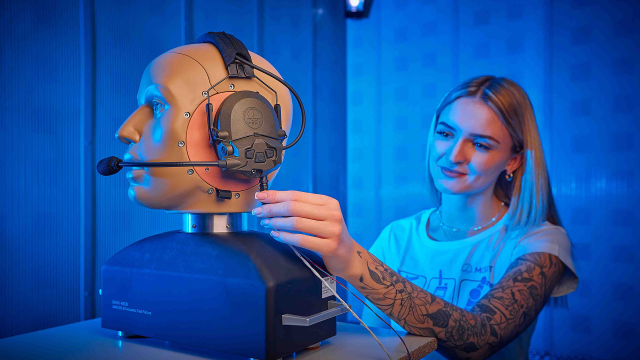 Aktuality - MESIT rozšiřuje testovací zázemí o zařízení pro měření akustických vlastností náhlavních souprav